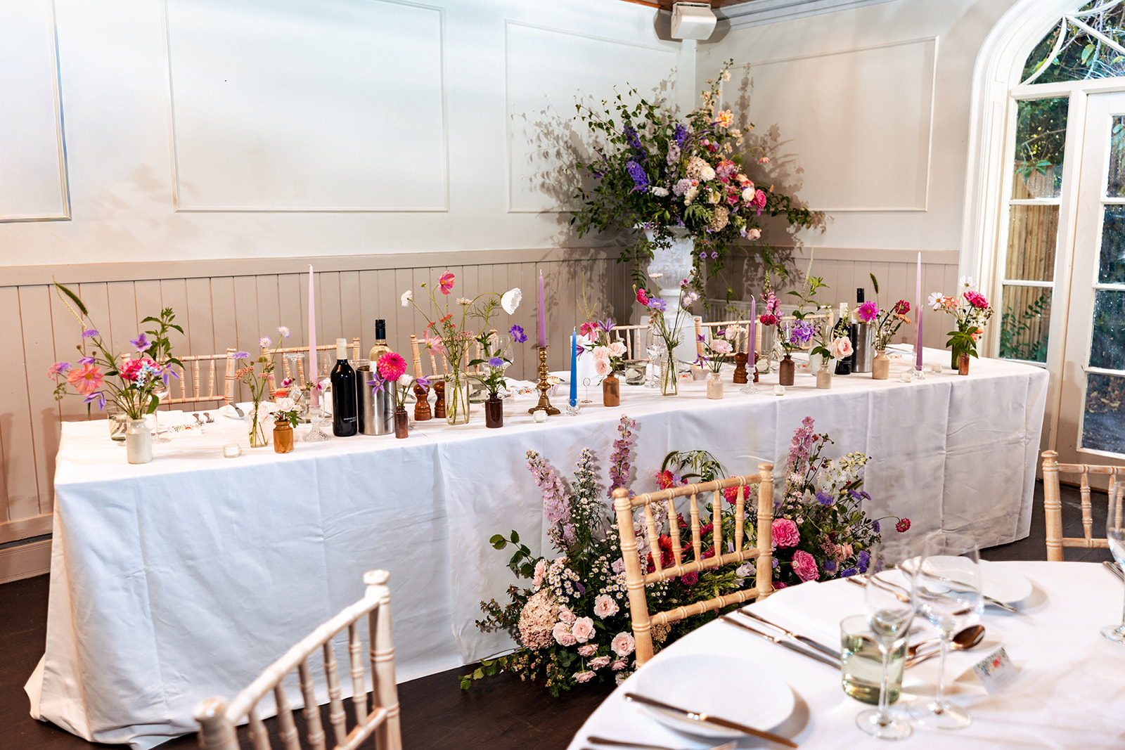 Wedding reception flowers by Jessie Anderson Studio at The Master Builder's, Beaulieu